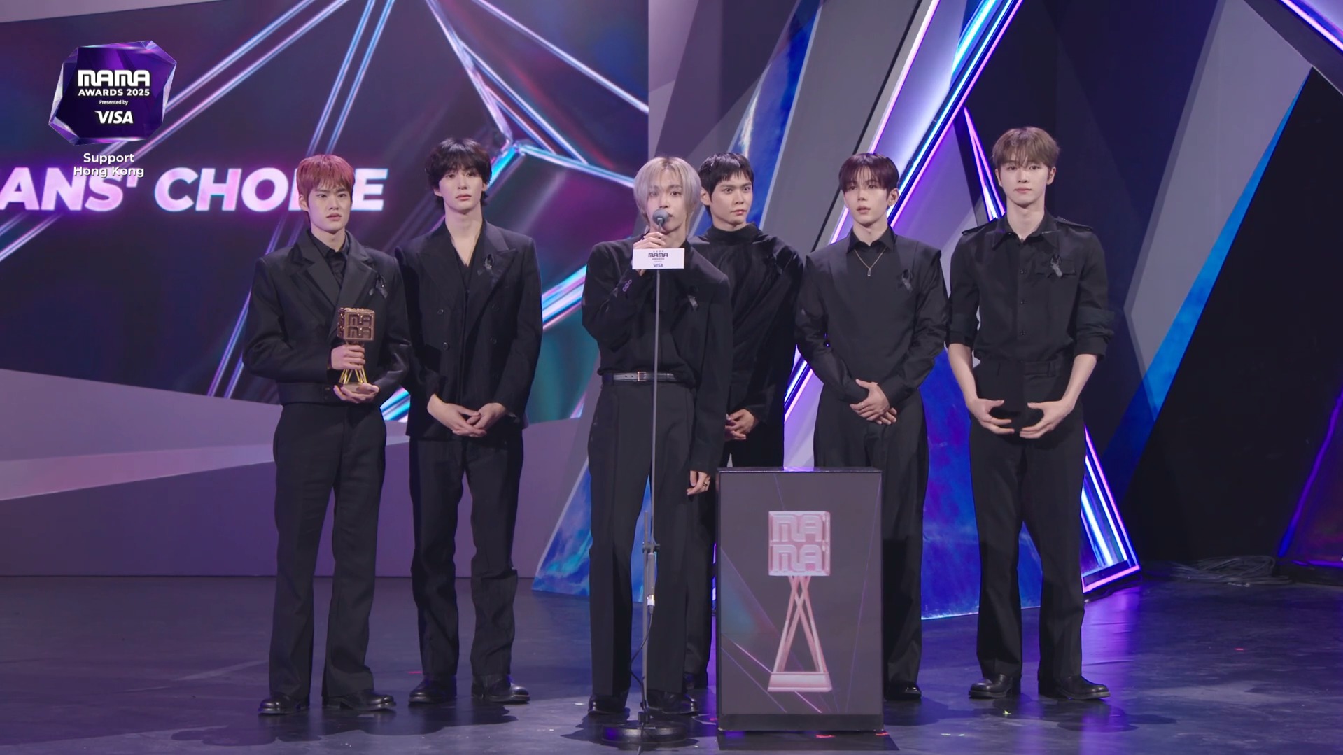 Không ai dám cười khi nhận giải MAMA 2025- Ảnh 3.