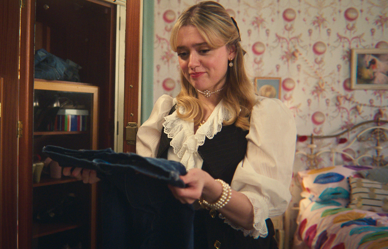 Xem phim Sex Education, tôi nhớ lại câu cô con gái 6 tuổi của mình nói mấy hôm trước: Họ hàng sững sờ, còn tôi tự hào vô cùng!- Ảnh 1.