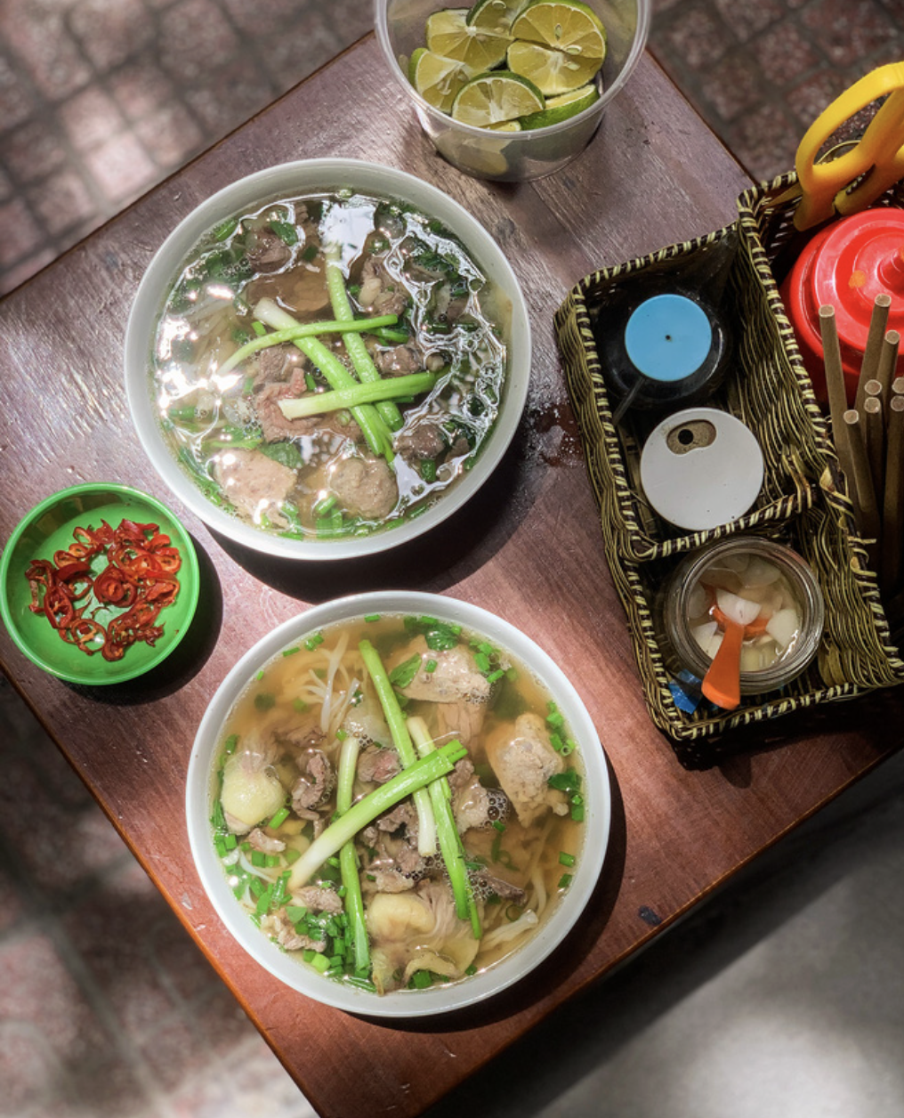 Quán phở, chả cá Hà Nội 