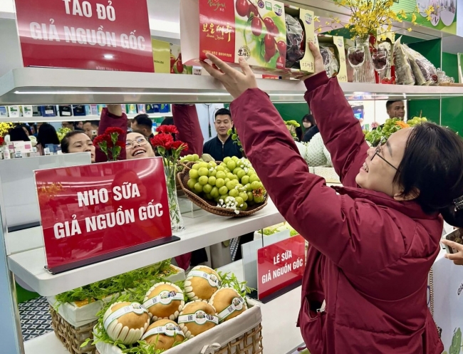 Hà Nội: Trưng bày 500 sản phẩm giúp người dân hiểu hàng thật - tránh hàng giả