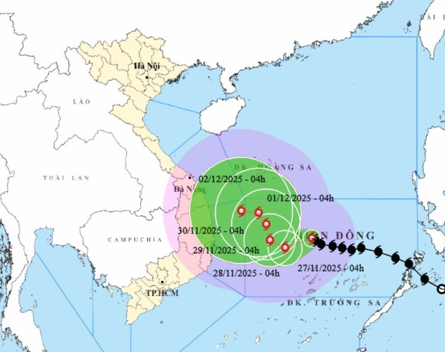 Bão số 15 diễn biến bất ngờ, mạnh lên 4 cấp- Ảnh 1.