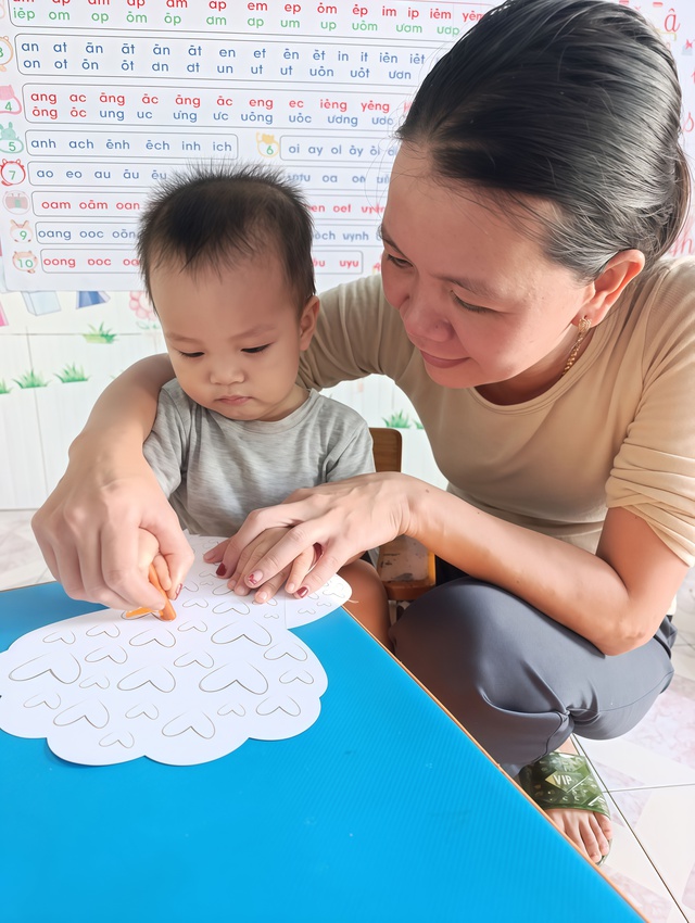 “Sốc” vì 500 nghìn đồng “ban phát”, cô giáo mầm non TP.HCM bỏ chức Hiệu trưởng, mở lớp học nhỏ: Lòng nhẹ nhõm vô cùng!- Ảnh 2.