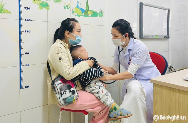 Người phụ nữ mắc cúm A chỉ sốt khoảng 30 phút là mất kiểm soát, co giật, mắt sưng không mở được- Ảnh 5.