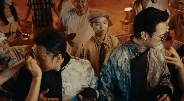 SOOBIN - Binz giả mù lừa gái trên phố, bị Tự Long mắng từ sáng đến đêm- Ảnh 4.