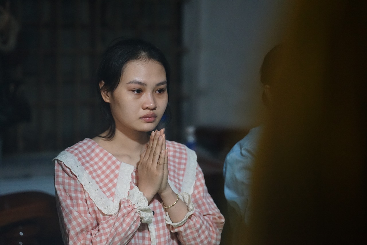 Bàn thờ tạm của người đàn ông mất tích 7 ngày sau cơn lũ dữ: Bò được cứu còn cha thì vẫn chưa kịp trở về- Ảnh 11.