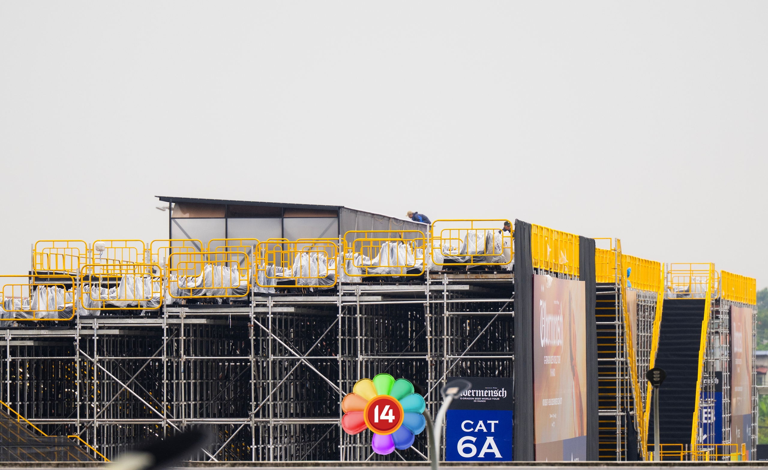 G-DRAGON tập duyệt chăm chỉ giữa trời mưa gió, tất cả đã hoàn thiện chờ fan Việt quẩy hết mình!- Ảnh 8.