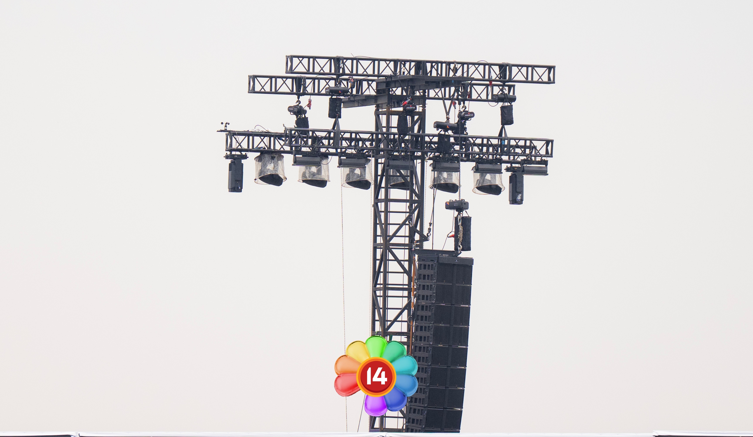 G-DRAGON tập duyệt chăm chỉ giữa trời mưa gió, tất cả đã hoàn thiện chờ fan Việt quẩy hết mình!- Ảnh 10.