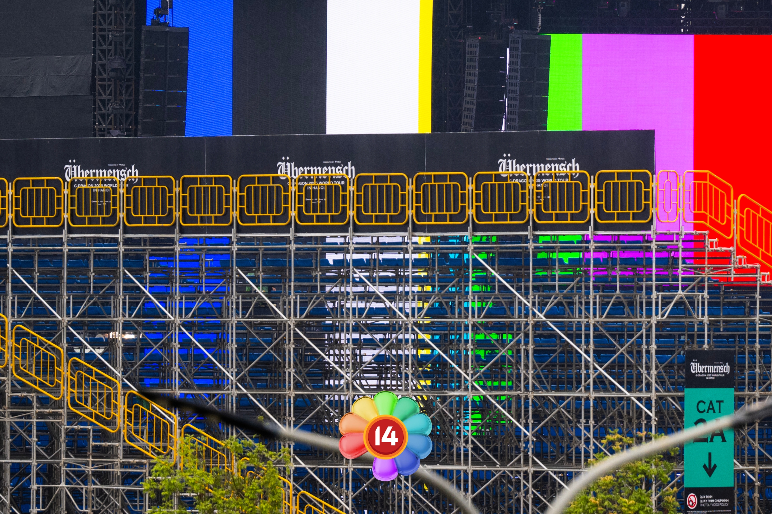 G-DRAGON tập duyệt chăm chỉ giữa trời mưa gió, tất cả đã hoàn thiện chờ fan Việt quẩy hết mình!- Ảnh 7.