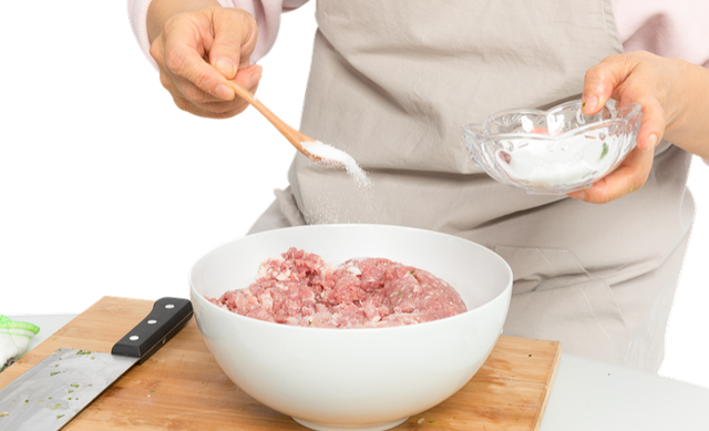 Một thói quen nấu nướng âm thầm làm rỗng xương của cả gia đình, đáng tiếc nhiều bà nội trợ lại vẫn hay 