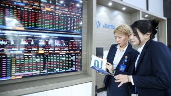 Chứng khoán phái sinh ngày 25/11: Chênh lệch âm thu hẹp, thanh khoản tăng vọt ở hợp đồng chỉ số VN100