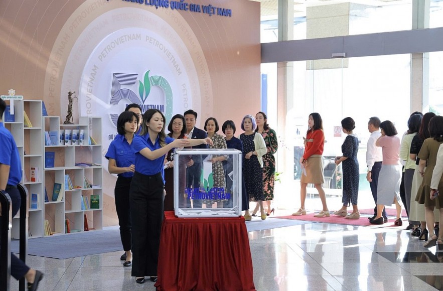 Chủ tịch HĐTV Petrovietnam Lê Mạnh Hùng phát động ủng hộ đồng bào chịu ảnh hưởng bởi thiên tai