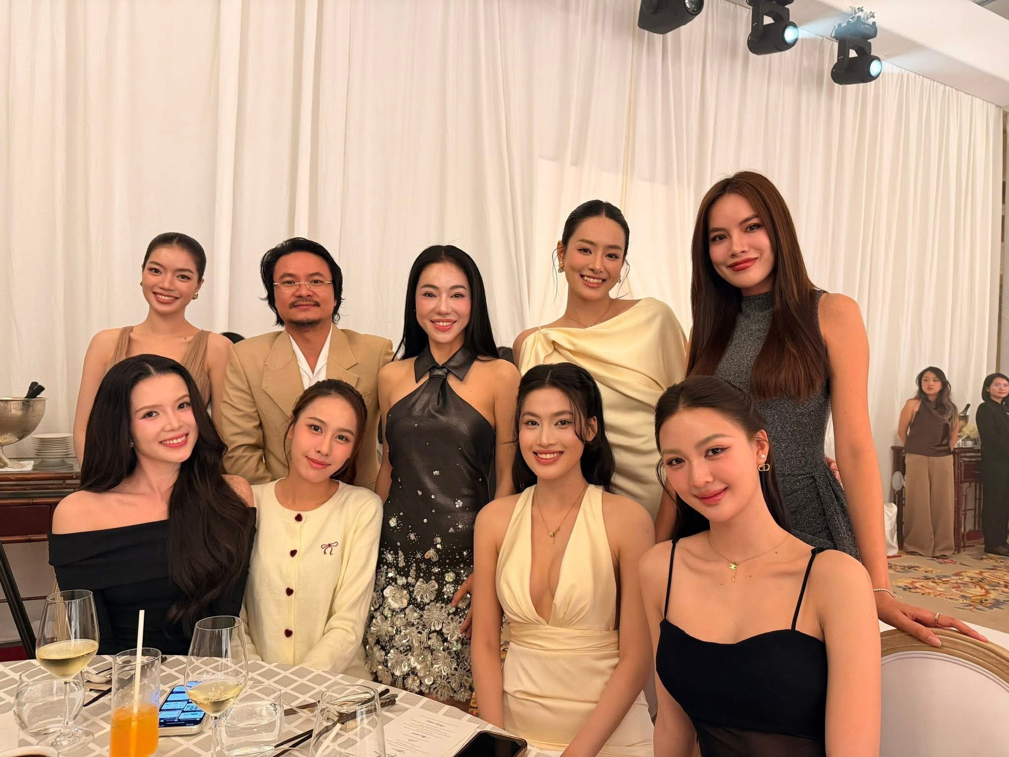 Đám cưới Á hậu Tâm Như và chồng doanh nhân: Cô dâu khóc nức nở, Khánh Vân, Ngọc Châu và dàn sao Việt đổ bộ- Ảnh 9.