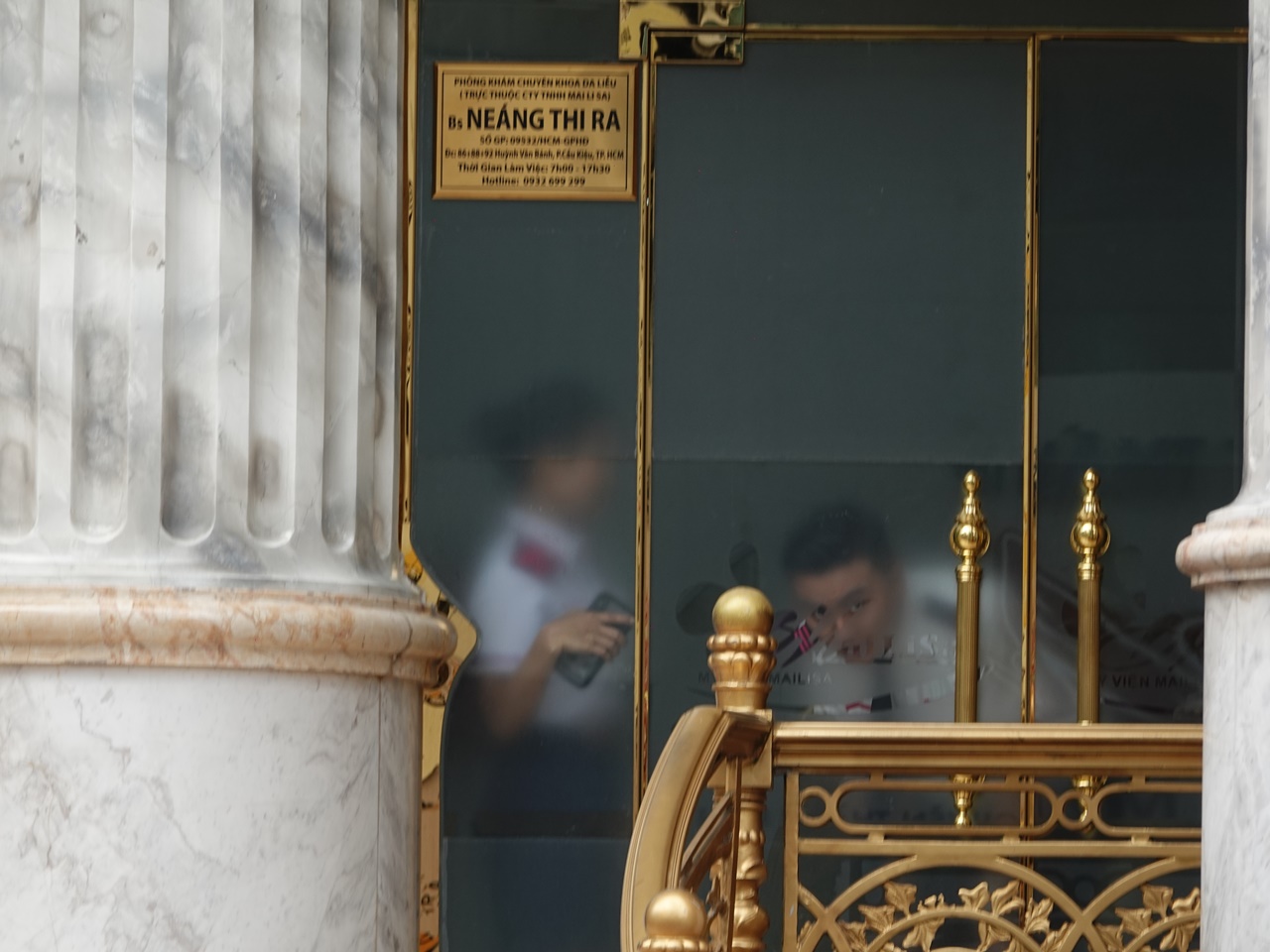 Công an thu giữ nhiều thùng tài liệu từ toà nhà thẩm mỹ viện Mailisa TP.HCM- Ảnh 8.