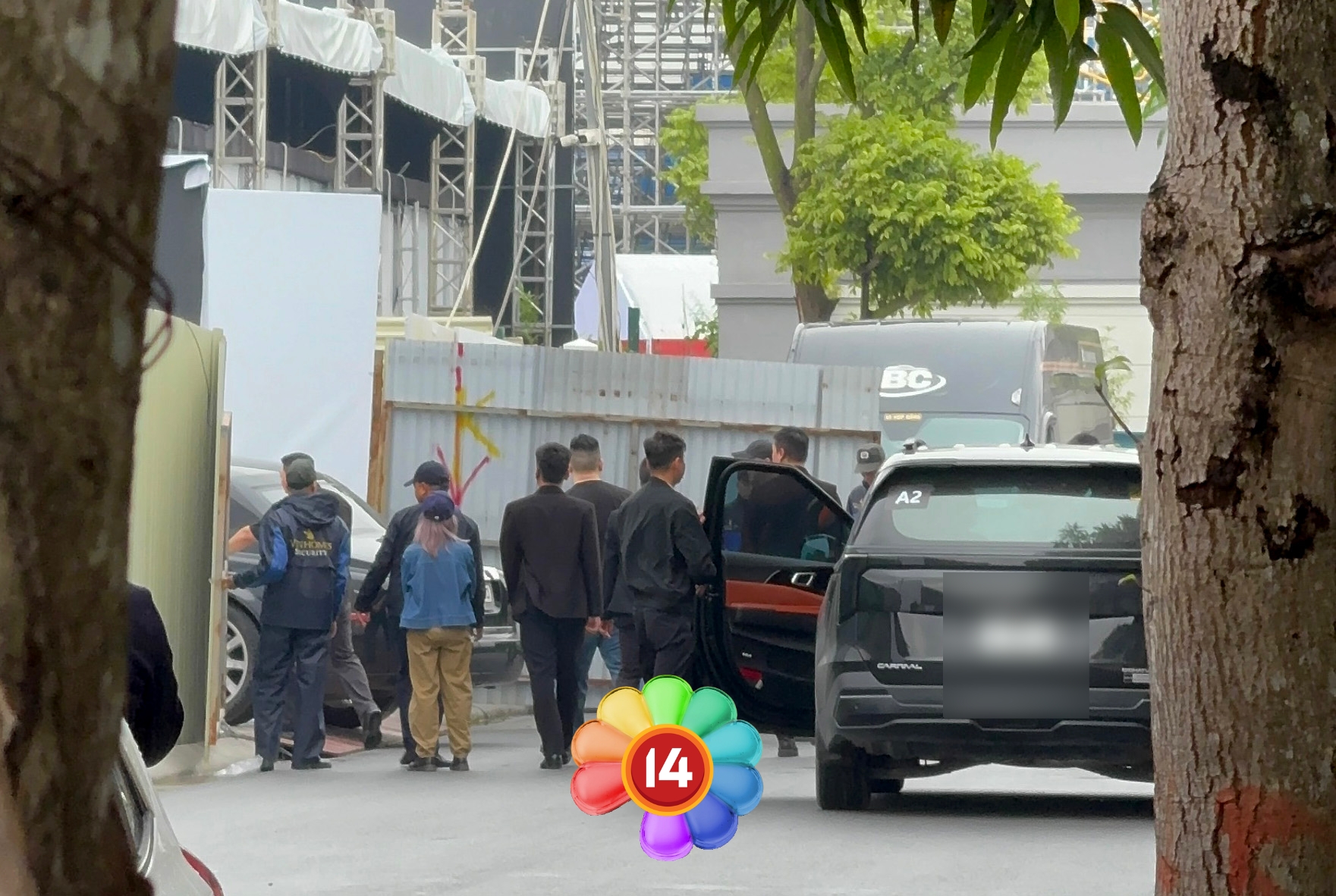 G-DRAGON tập duyệt chăm chỉ giữa trời mưa gió, tất cả đã hoàn thiện chờ fan Việt quẩy hết mình!- Ảnh 4.