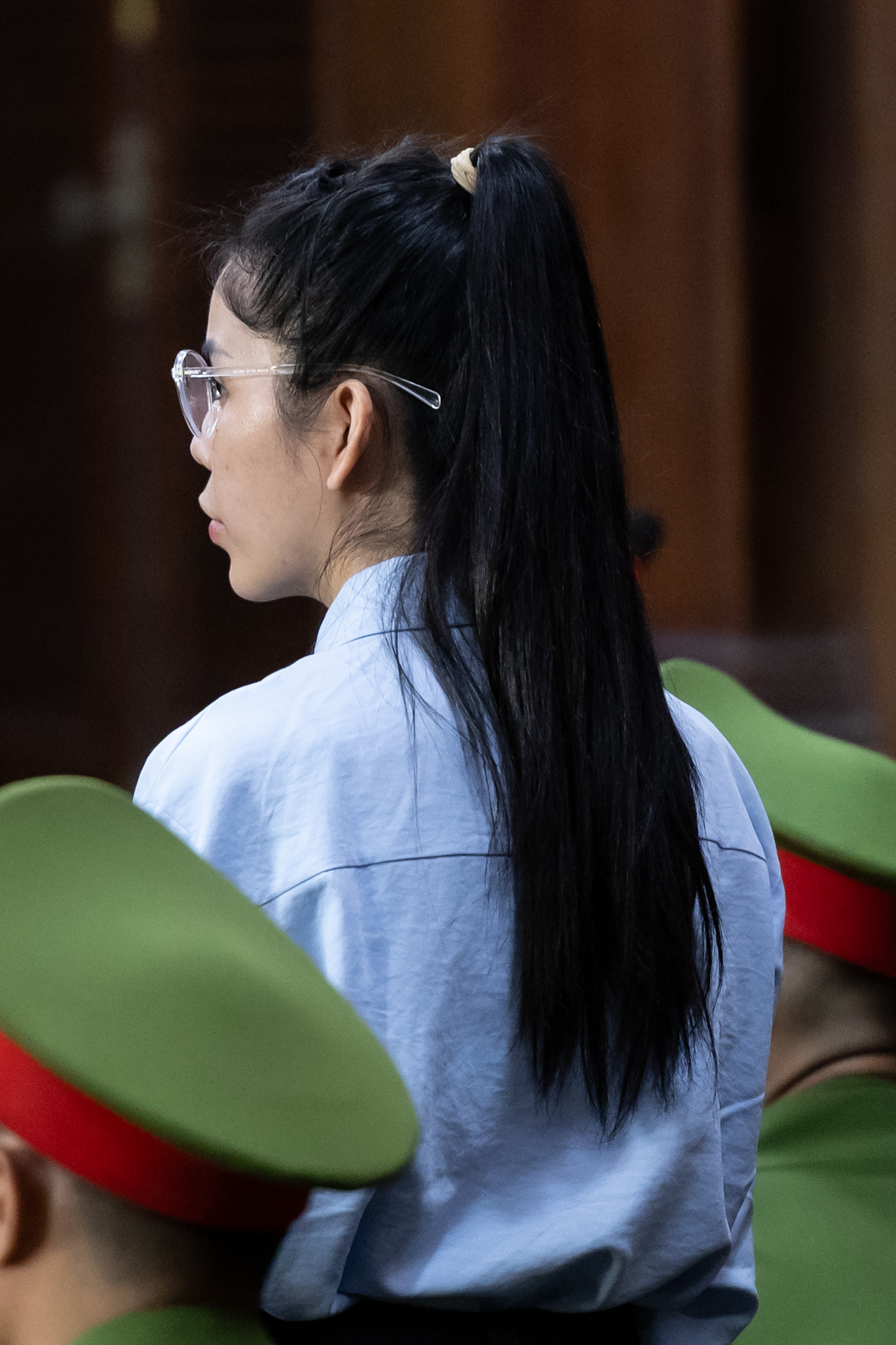 Hằng Du Mục khóc nghẹn: “Hai con nhỏ bị quấy rối, đang phải đối diện với việc bị tước quyền nuôi con”- Ảnh 1.