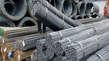 Ngày 24/11: Giá sắt, thép tiếp tục suy yếu