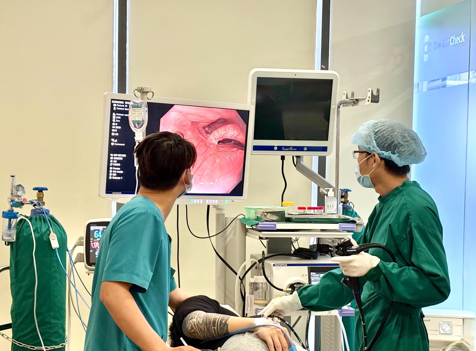 Phòng khám tiên phong sử dụng dây nội soi phóng đại mới bậc nhất từ Nhật Bản- Ảnh 1.