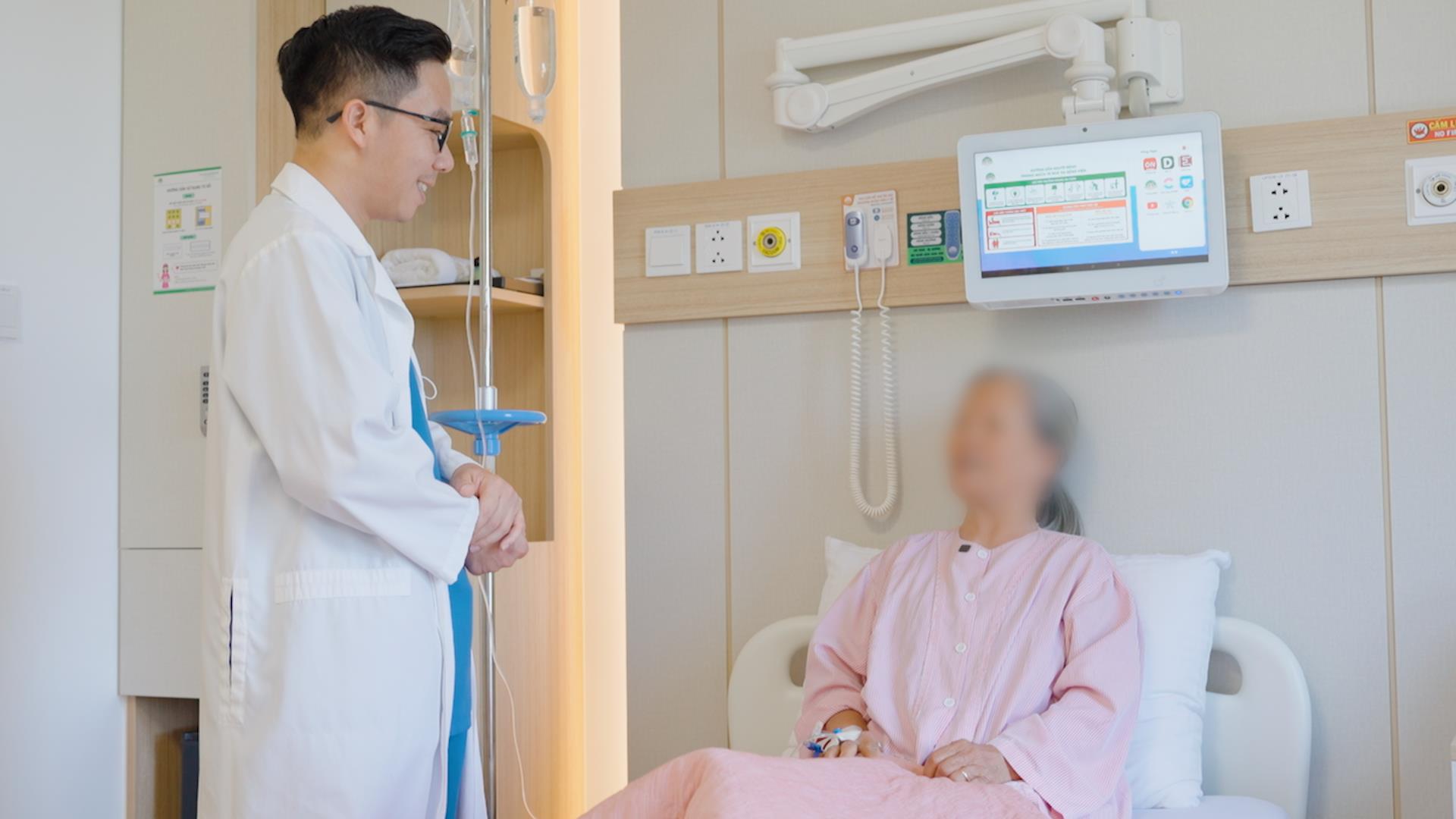 Nội soi lấy khối bã thức ăn 