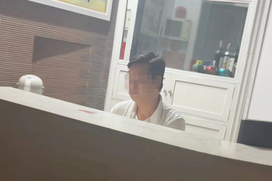 Khách sạn Hàng Cháo lên tiếng vụ 'đuổi' khách nhận phòng lúc 2h sáng, dù khách đã thanh toán đủ 3 ngày tiền thuê- Ảnh 1. Khách sạn Hàng Cháo lên tiếng vụ 'đuổi' khách nhận phòng lúc 2h sáng, dù khách đã thanh toán đủ 3 ngày tiền thuê- Ảnh 1.