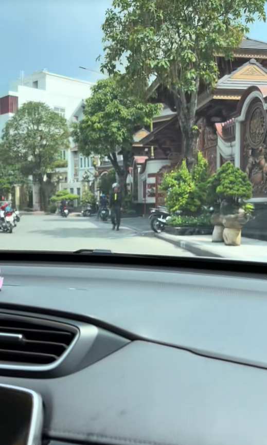 Cảnh tượng tại nhà riêng của Mailisa và Hoàng Kim Khánh ngay lúc này- Ảnh 1.