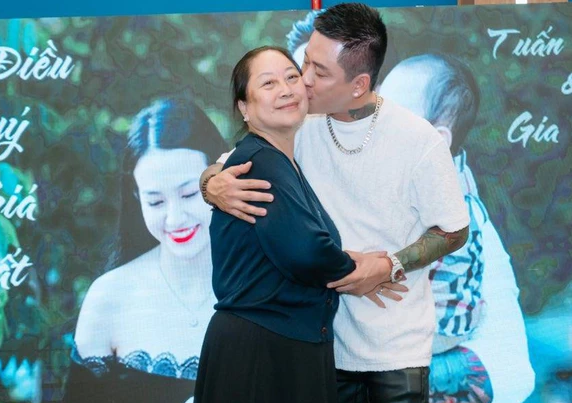 Bằng Kiều lại vướng tranh cãi, phải lập tức xoá bài về mẹ Tuấn Hưng- Ảnh 8.