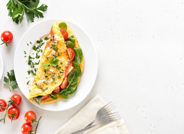 Phụ nữ sau tuổi 40 đừng ăn sáng kiểu này vì dễ tăng cân lắm- Ảnh 4. Phụ nữ sau tuổi 40 đừng ăn sáng kiểu này vì dễ tăng cân lắm- Ảnh 4.