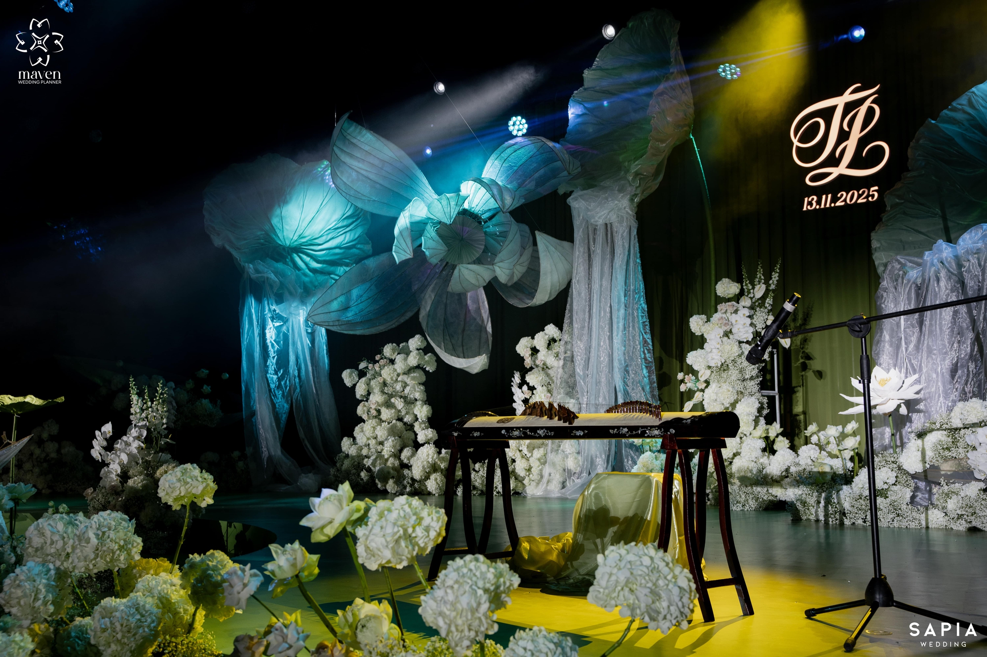 Đám cưới Hương Liên tại Hà Nội: Chú rể thiếu gia cuối cùng đã lộ rõ mặt, cặp đôi thực hiện nghi thức lạ!- Ảnh 16.