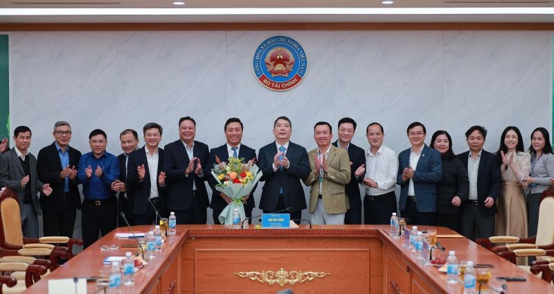 Bộ Tài chính trao quyết định bổ nhiệm Vụ trưởng Vụ Giám sát và Thẩm định đầu tư