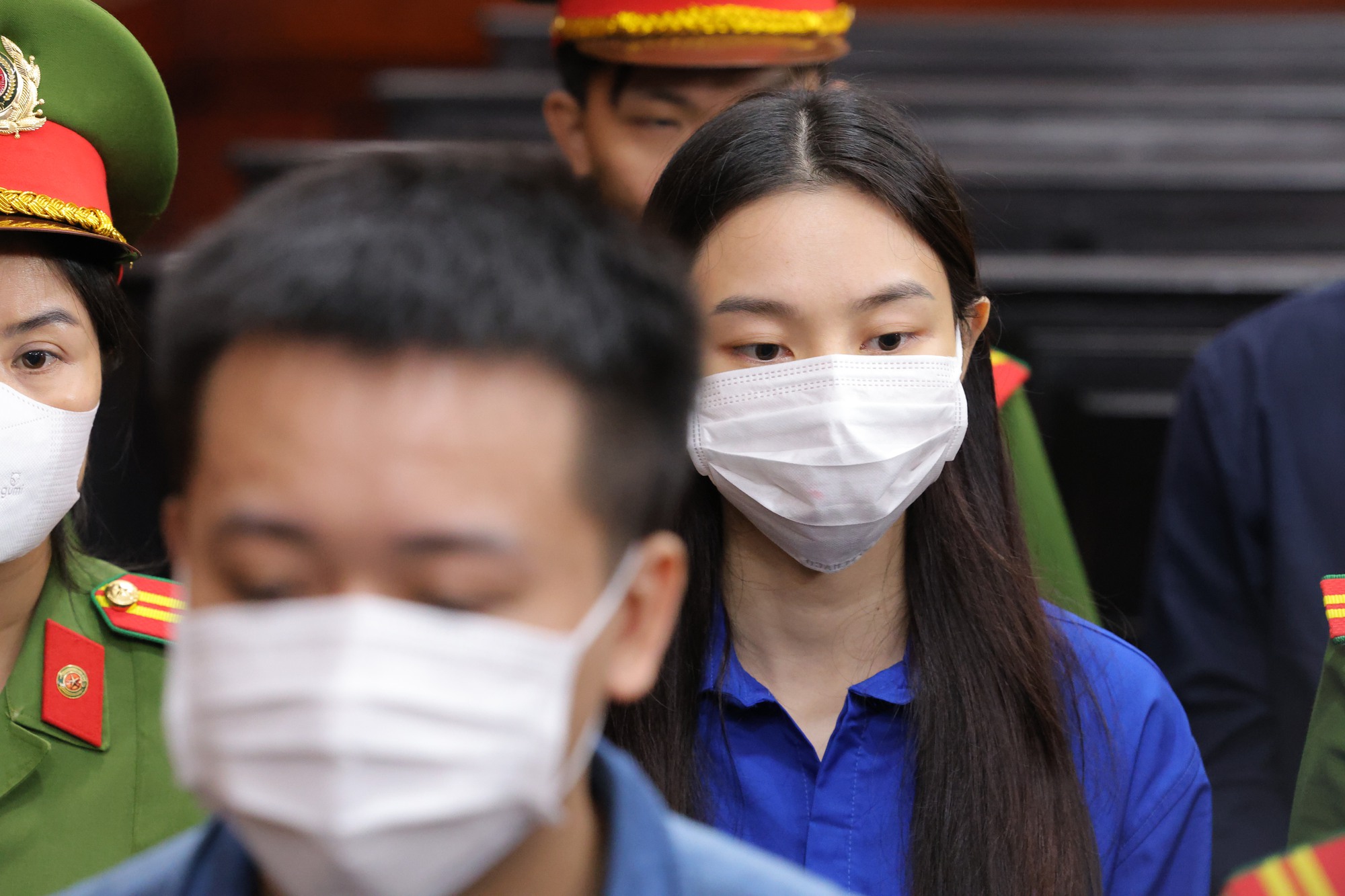 Thuỳ Tiên cởi bỏ khẩu trang, nở nụ cười hiếm hoi sau 6 tháng tạm giam!- Ảnh 5.