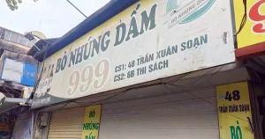 Hà Nội: Dừng hoạt động quán bò nhúng dấm bị khách tố có dòi