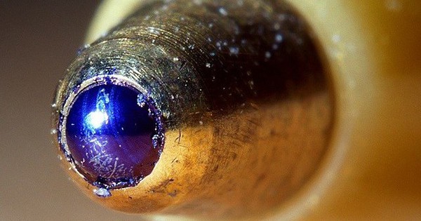 Vì sao trên thế giới chỉ có 4 quốc gia sản xuất được đầu bút bi?