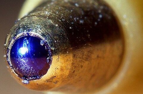 Vì sao trên thế giới chỉ có 4 quốc gia sản xuất được đầu bút bi?