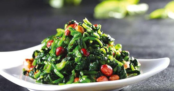 7 nhóm thực phẩm được coi là “thuốc nhỏ mắt tự nhiên” có sẵn trên bàn ăn: Tất cả đều dễ tìm ở ngoài chợ