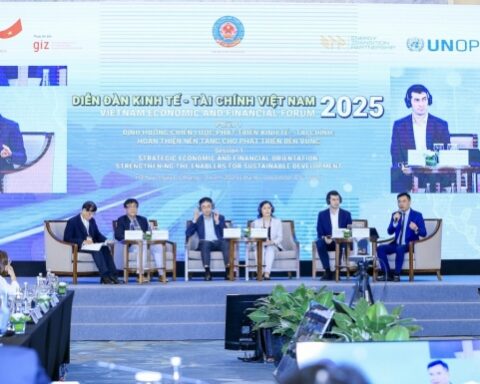 “Cơ hội Harvard” và yêu cầu cải cách thể chế