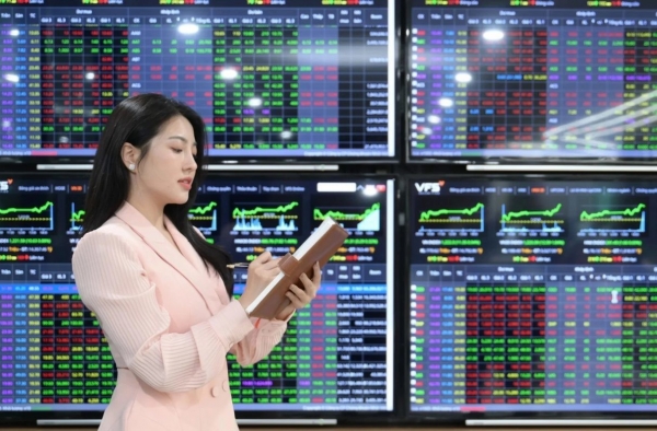 Hoàn thiện khung pháp lý giám sát đáp ứng yêu cầu quản lý thị trường chứng khoán trong giai đoạn mới