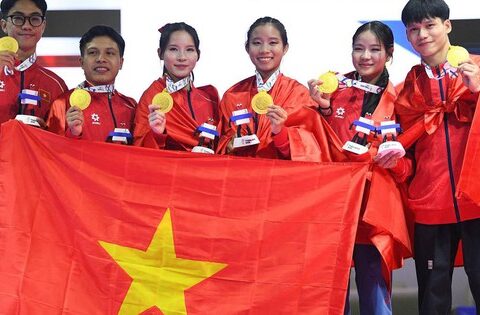 Video: Quá tự hào khoảnh khắc Quốc ca Việt Nam vang lên giữa nhà thi đấu SEA Games 33, Việt Nam vô địch!