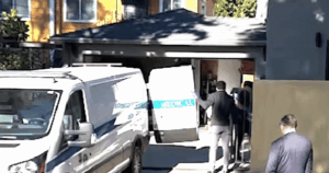 Sốc nặng clip nam diễn viên nổi tiếng bị đâm chết tại nhà riêng, danh tính nghi phạm gây phẫn nộ