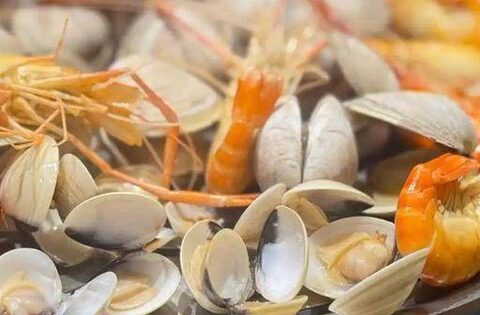 Ngày càng nhiều người bị nhồi máu não, bác sĩ nghẹ ngào: Ăn ít 4 món ngon “nút lưỡi” này đi thôi!