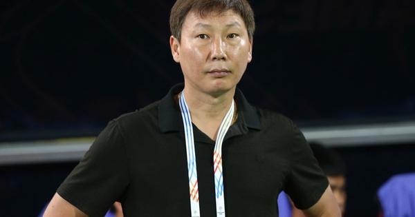 Phỏng vấn HLV Kim Sang-sik: Chuyện người vợ ở Hàn Quốc, “bí mật” giúp U22 Việt Nam ngược dòng ngoạn mục Thái Lan