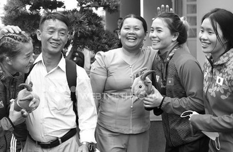 Thương: 3 chị em ruột ở Huế vừa giành 3 HCV SEA Games quặn lòng vì mất bố