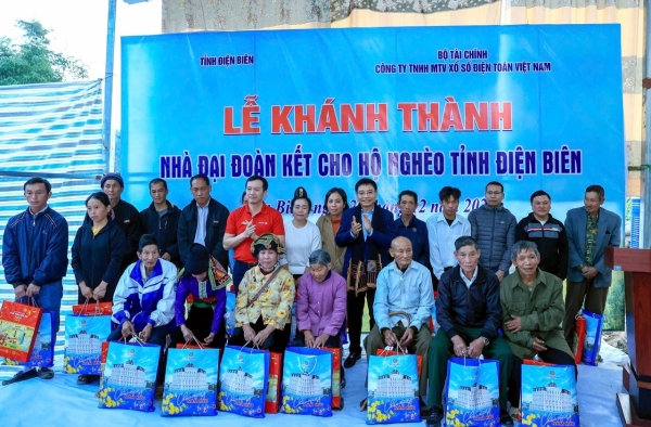 Bộ trưởng Nguyễn Văn Thắng dự lễ khánh thành và bàn giao nhà Đại đoàn kết cho hộ nghèo tại Điện Biên