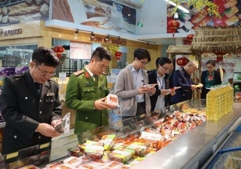 Phối hợp liên ngành kiểm tra, xử lý nghiêm vi phạm an toàn thực phẩm