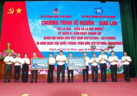 HoSE thắt chặt nghĩa tình quân – dân qua chương trình “Tàu là nhà – Biển cả là quê hương”