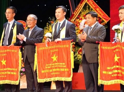 Phó Thủ tướng Nguyễn Chí Dũng mong muốn cộng đồng doanh nghiệp Thủ đô đẩy mạnh chuyển đổi số, đổi mới sáng tạo