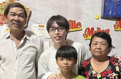 Vụ tài xế công nghệ bị huỷ chuyến vì chạy xe cũ: Đức Phúc đến tận nhà, tiết lộ sự thật gây bất ngờ