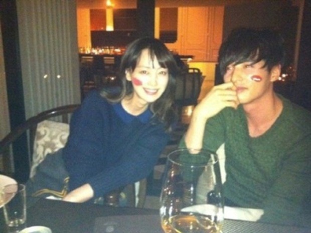 Kbiz 4 mùa 4 đám cưới thế kỷ: Buồn nhất là Song Hye Kyo, giờ đứng nhìn 2 tình cũ tên Kbiz 4 mùa 4 đám cưới thế kỷ: Buồn nhất là Song Hye Kyo, giờ đứng nhìn 2 tình cũ tên