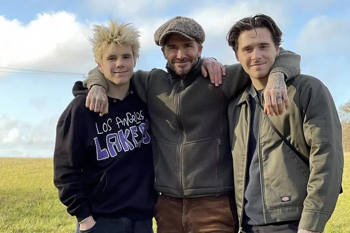 Gắt: Cậu ba nhà Beckham bảo vệ bố mẹ giữa lúc bị con cả Gắt: Cậu ba nhà Beckham bảo vệ bố mẹ giữa lúc bị con cả