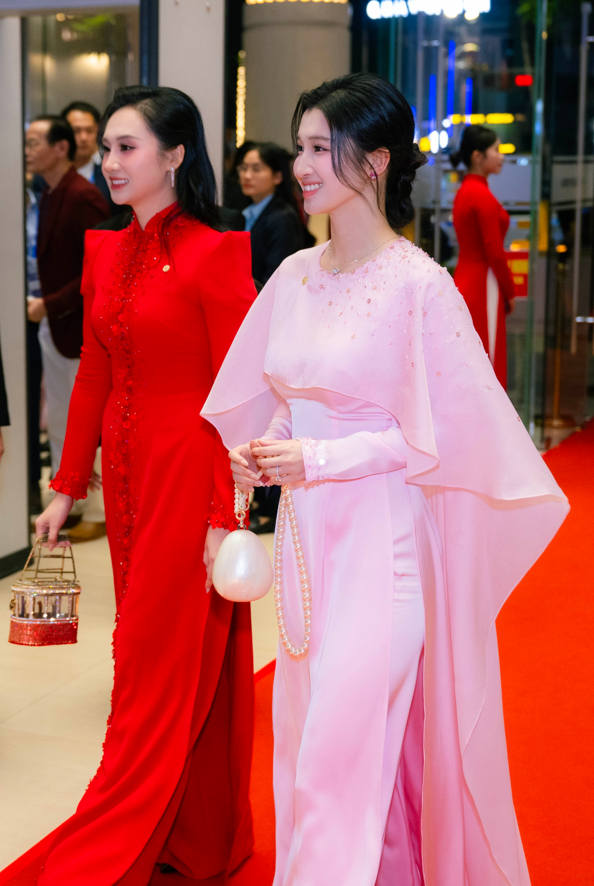 Túi hiệu của 2 nàng dâu nhà tỷ phú Bùi Lan Anh và Phương Nhi gây chú ý- Ảnh 2.