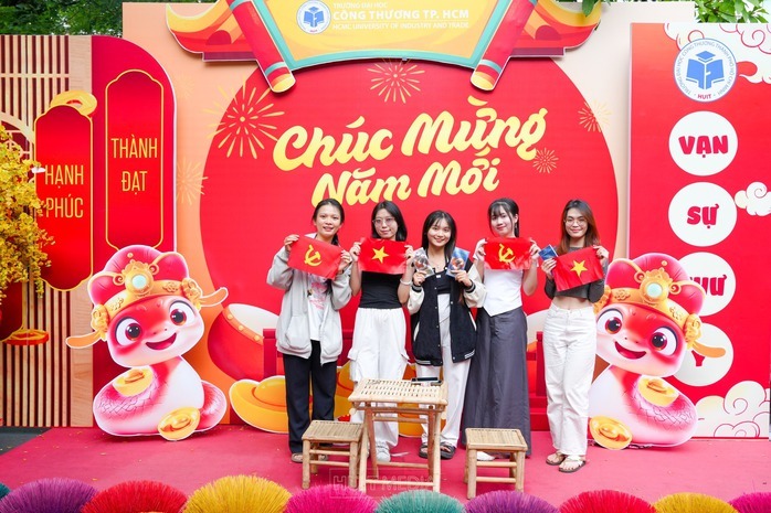 Tổng LĐLĐ Việt Nam đồng ý phương án nghỉ Tết Dương lịch 4 ngày liên tục- Ảnh 1. Tổng LĐLĐ Việt Nam đồng ý phương án nghỉ Tết Dương lịch 4 ngày liên tục- Ảnh 1.