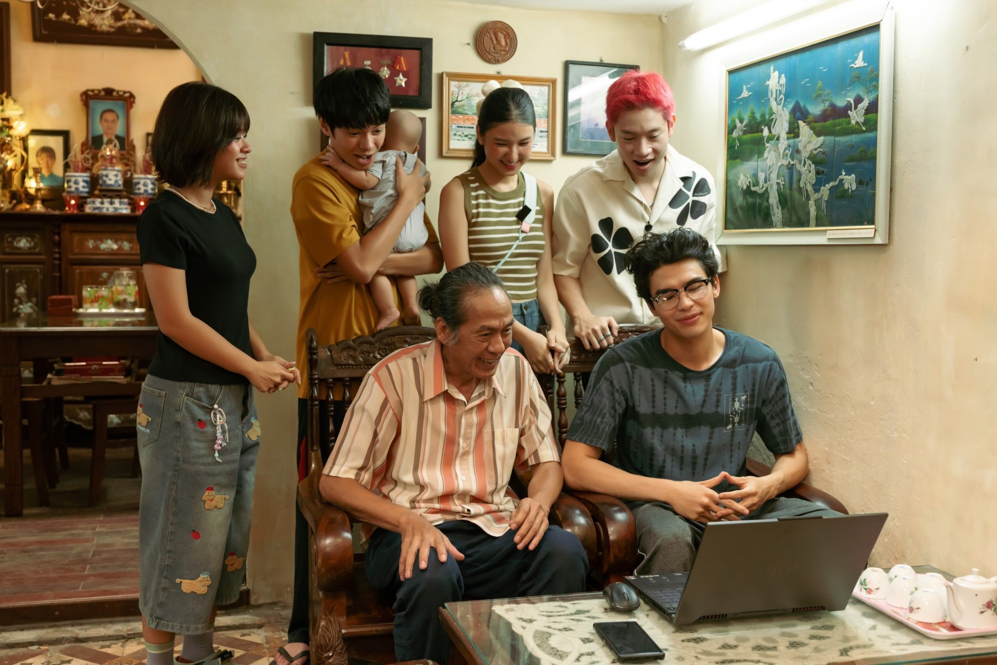 Thế Hệ Kỳ Tích: Phim dở, rồi lại kêu cứu vì doanh thu thấp là quá phản cảm!- Ảnh 3.